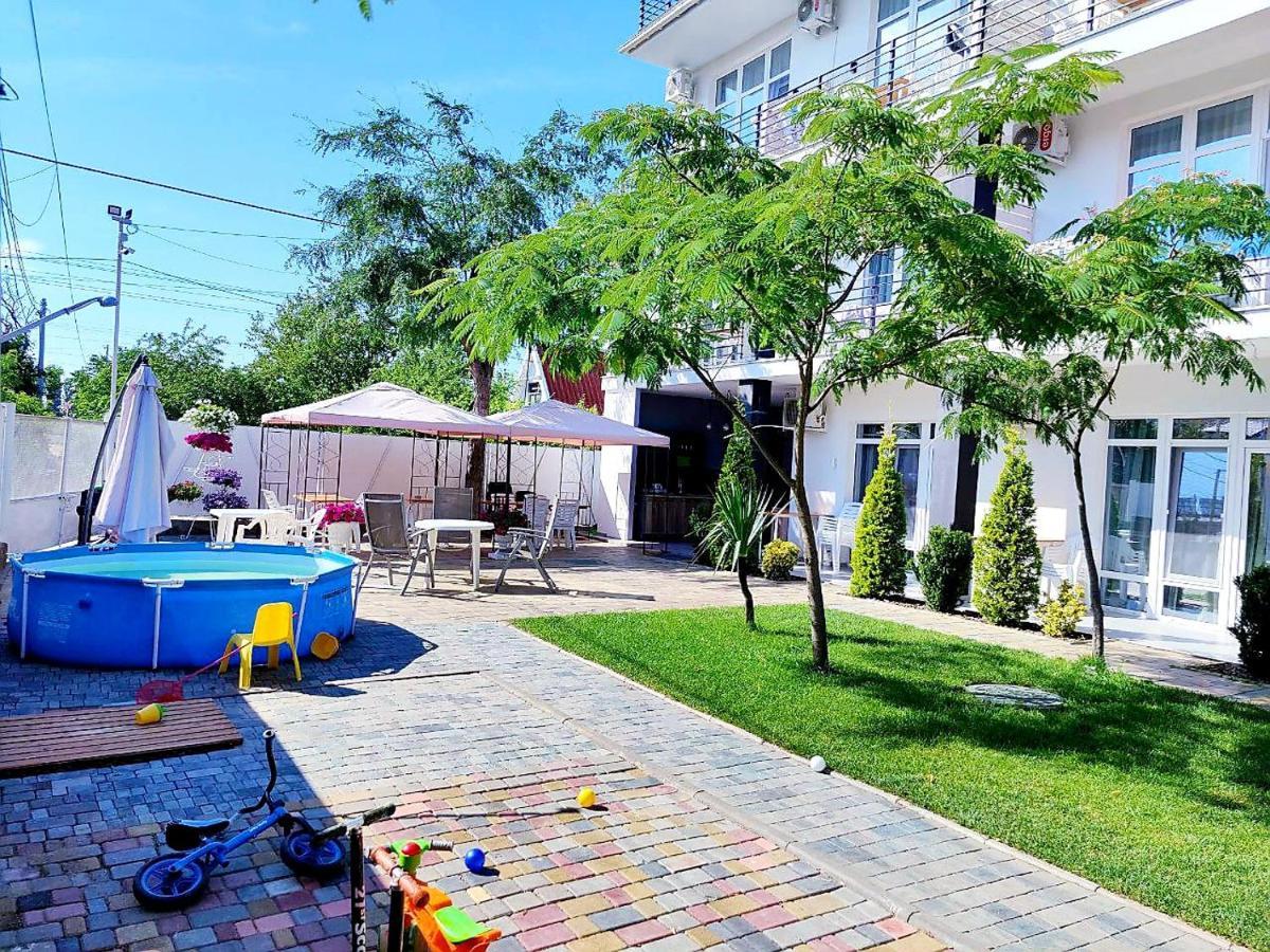 Zatokas Sun Club Hotel Exterior photo